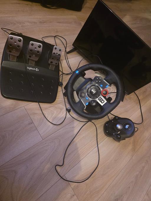  — PS gaming station