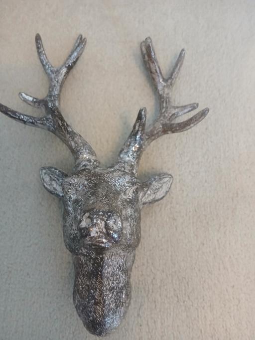  — Wall decoration