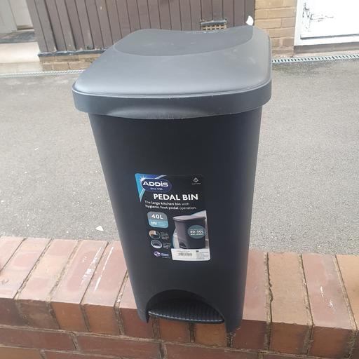  — Addis Black 40L Pedal Bin , VGC, Hardly Used,