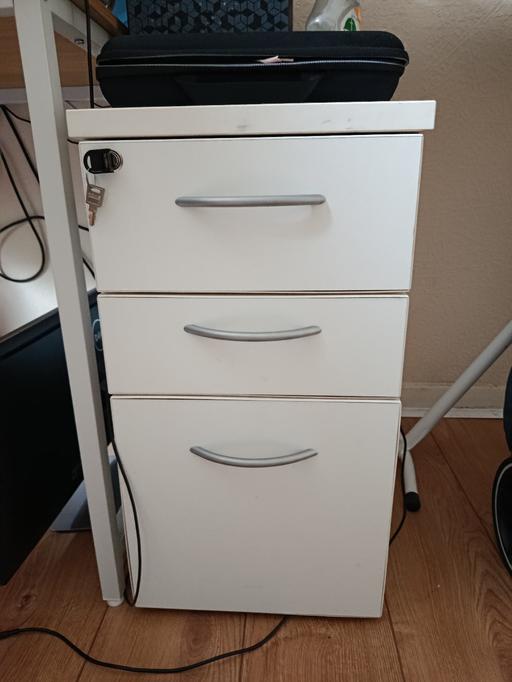  — White 3-Drawer Chest of Drawers