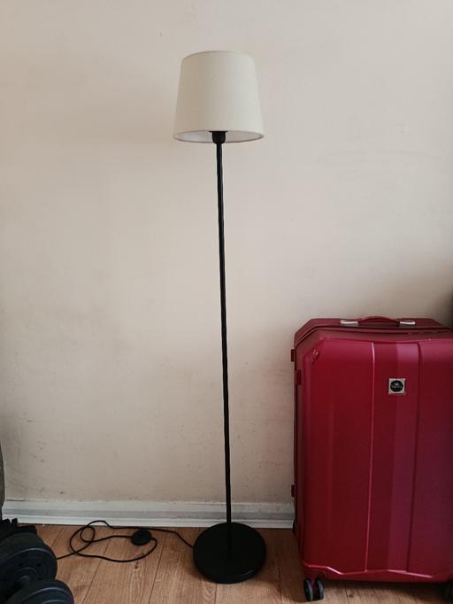  — 2x Black Floor Lamps with Cream Shade