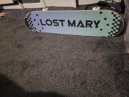  — Full size skateboard BNWT