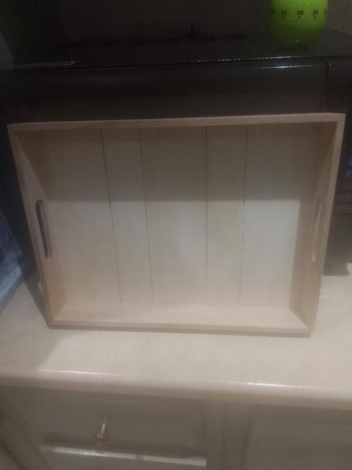  — WOODEN TRAY