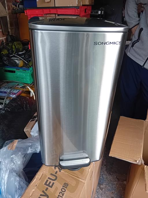  — kitchen bin