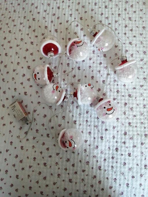  — Battery operated Xmas lights