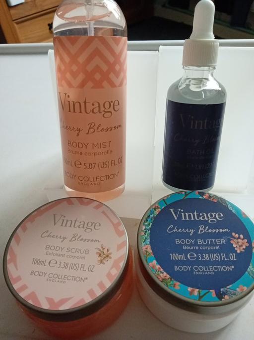  — joblot of ladies Beauty accessories
