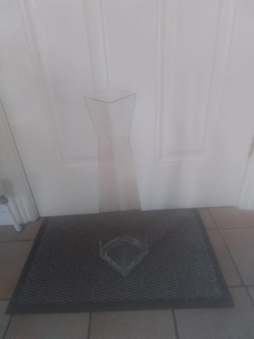  — TALL GLASS VASE