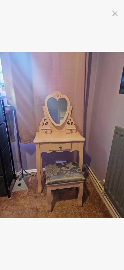  — Girls dressing table with stool