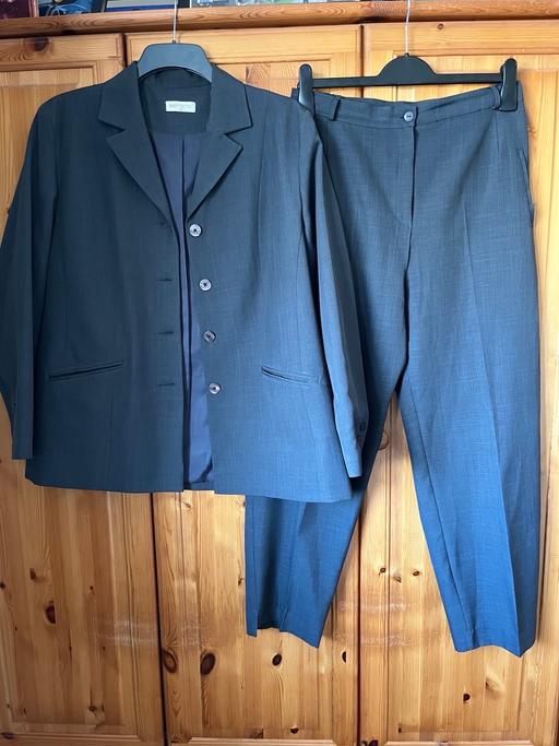  — Bonmarche Suit Size 14/16