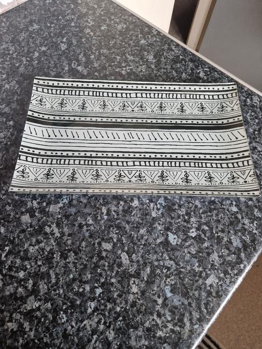  — large trinket dish
