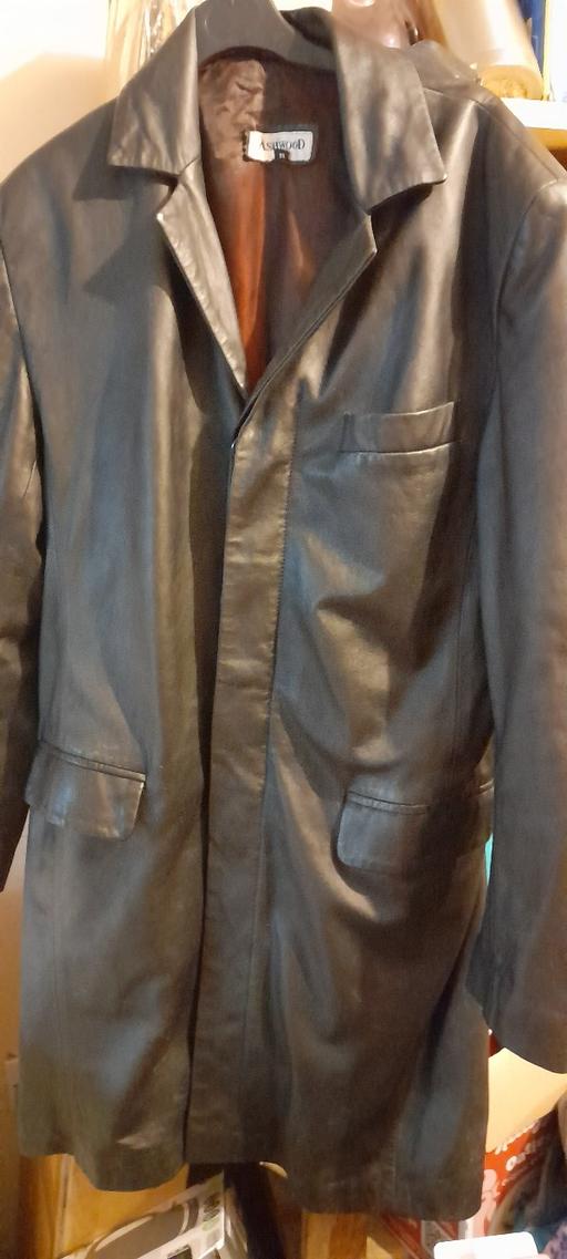 — Leather mens 3quarter length jacket.M