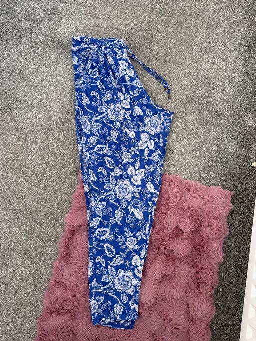  — Women’s trousers