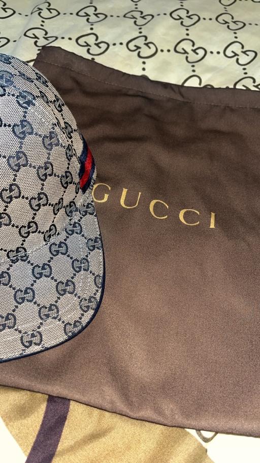  — Men’s Gucci cap