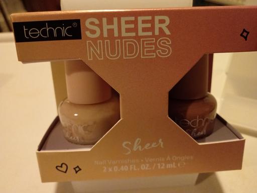  — brand new ladies NAIL POLISH GIFT SET