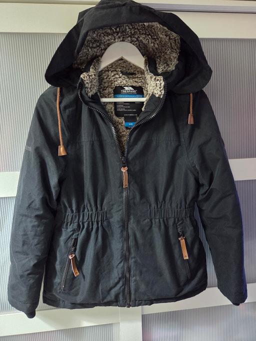  — Size XS ladies TRESPASS black coat