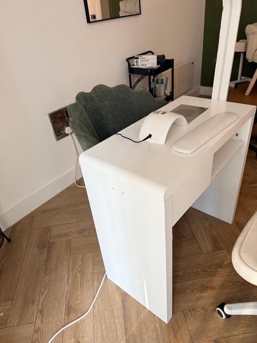  — Professional White Nail Technician Table
