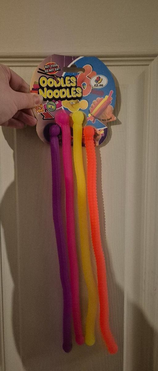  — new 4pk Oodles Noodles