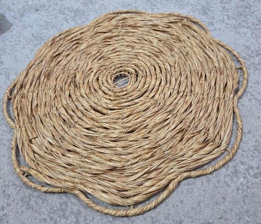  — Wicker placemat