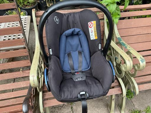  — Maxi Cosi baby car seat