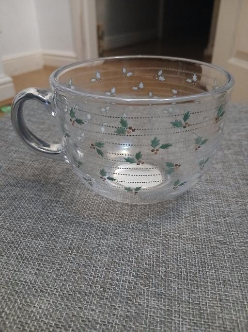  — Glass Christmas Cup New