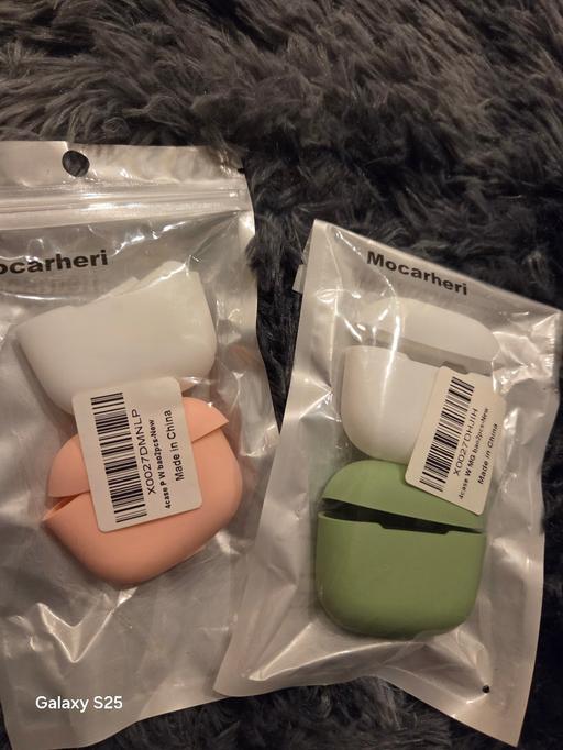  — earbud cases