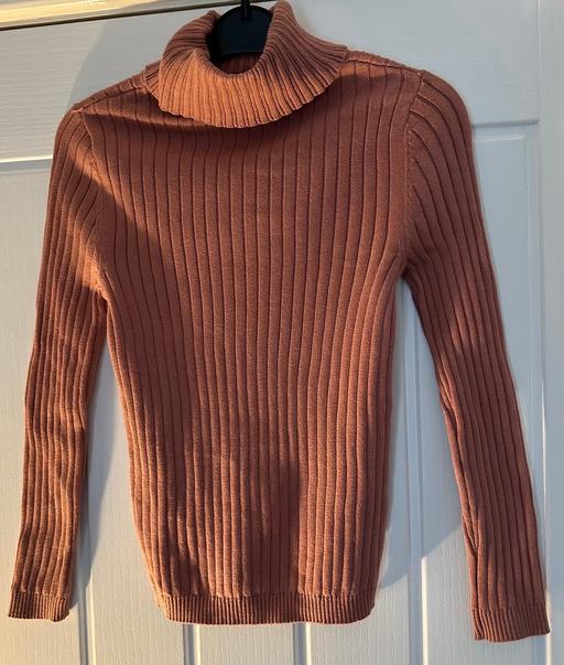  — New jumper 9-10 years