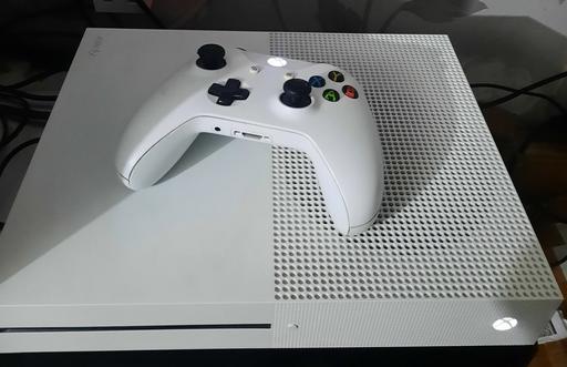  — Xbox One S 500gb Bundle