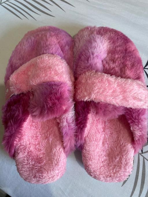  — Night slippers