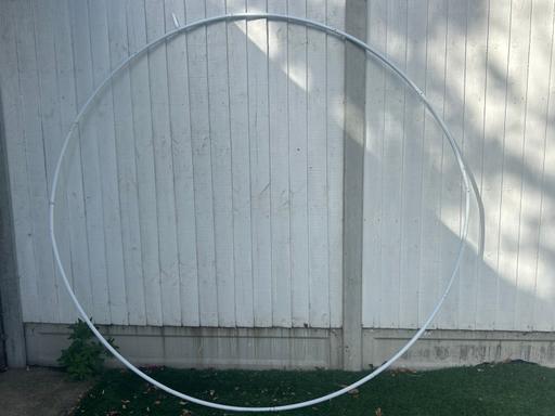  — Metal Hoop