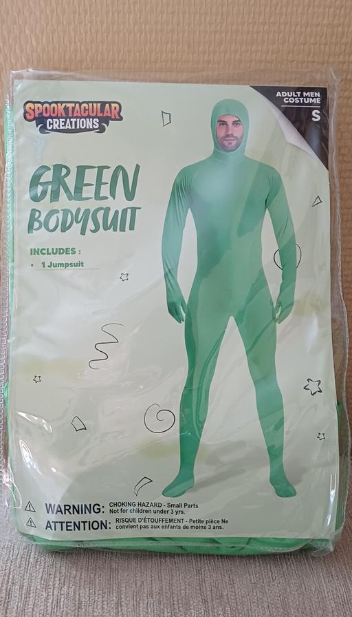  — men's green jumpsuit. size M. new