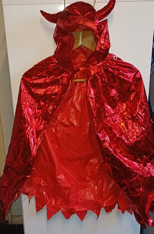  — kids devil cape roughly age 7