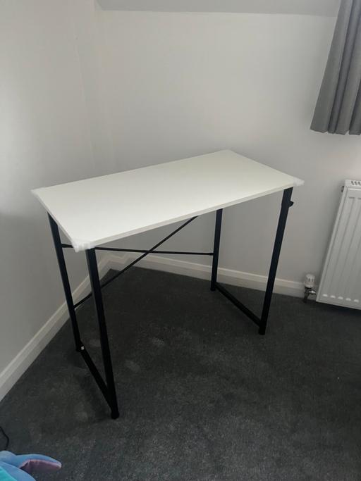  — White desk