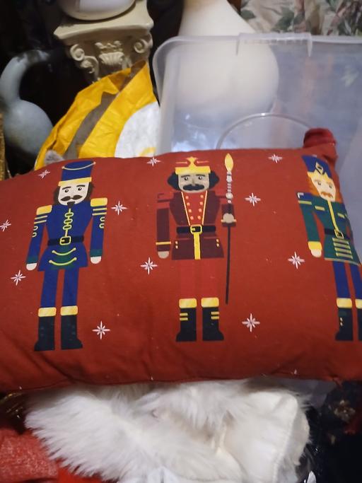  — xmas piller