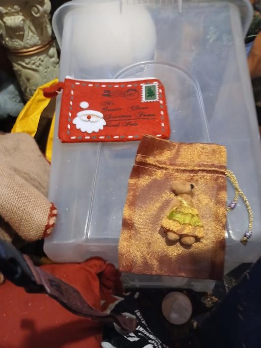  — 2 xmas money purses