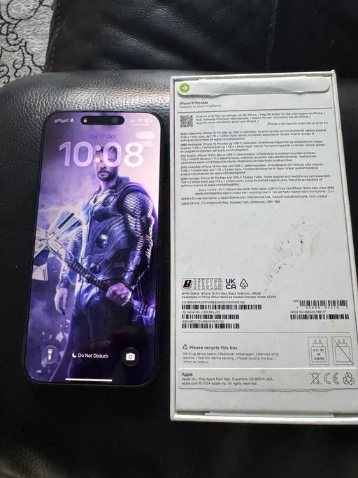  — iPhone 16 pro max 256gb