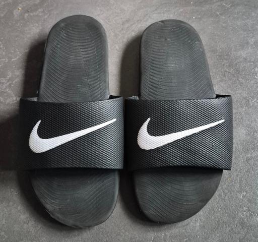  — FREE NIKE SLIDERS SIZE 2