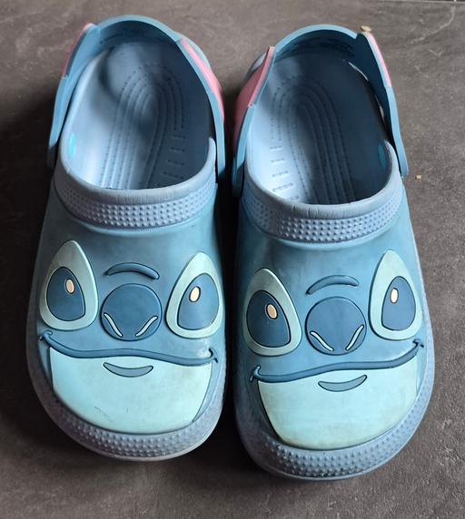  — FREE STITCH CROCS SIZE 13