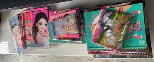  — Joblot Top Model Magazines Sticker colouring