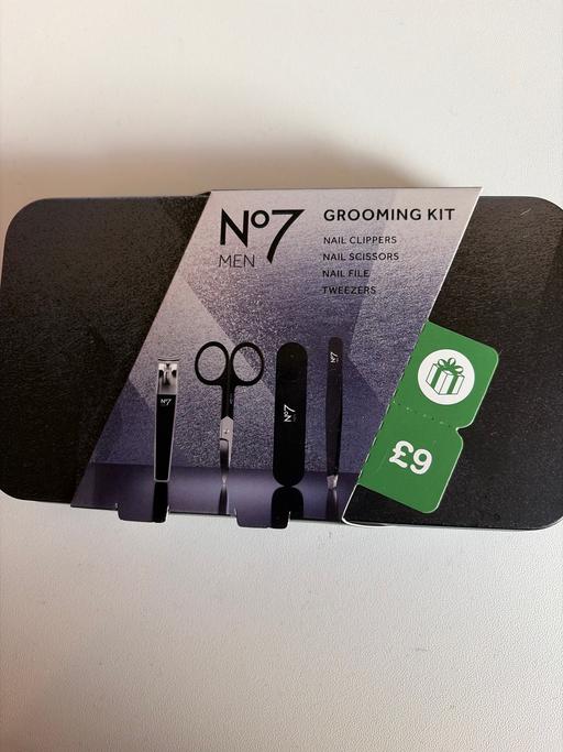  — New NO7 Grooming Kit. HALFPRICE