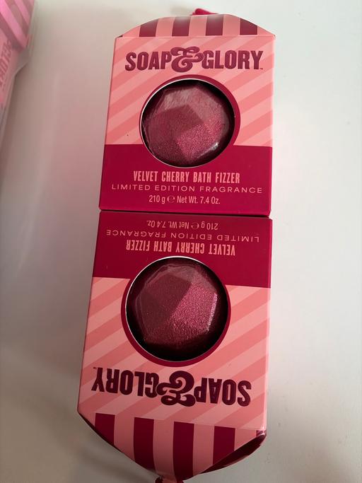  — New 2x Soap & Glory Cherry 🍒 Bath Fizzers