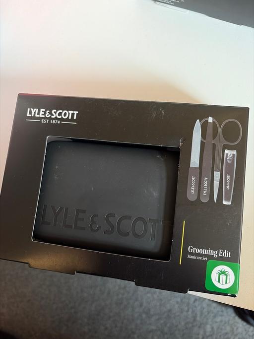 — New Lyle & Scott Grooming Kit