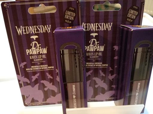  — 2 brand new ladies LIP OIL SETS