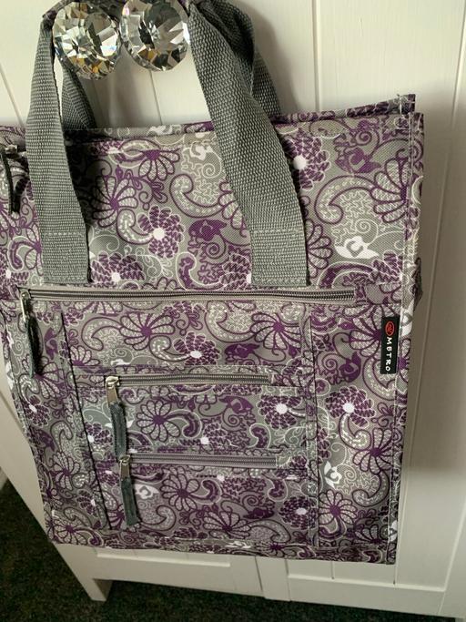  — Ladies shopping bag new buyer collect