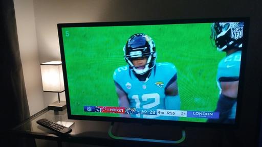  — JVC  lcd television 32”