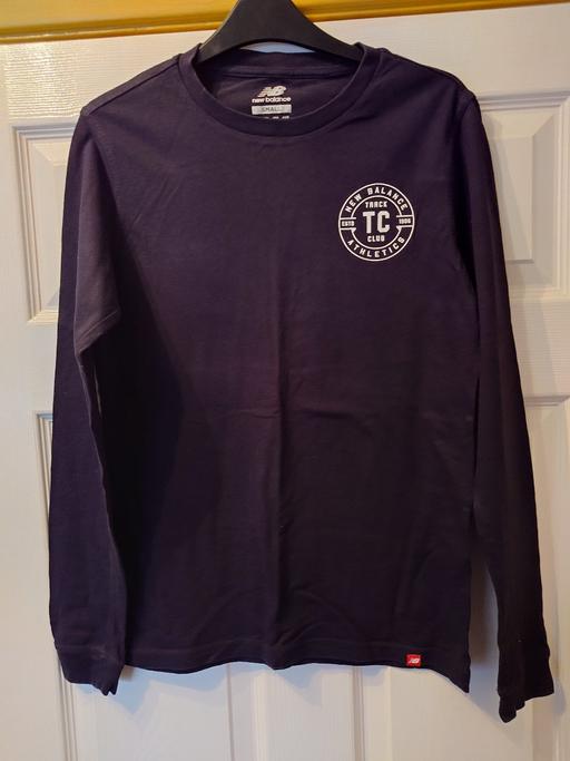  — Mens new balance long sleeve top size small