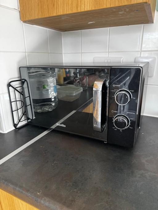  — Breville microwave