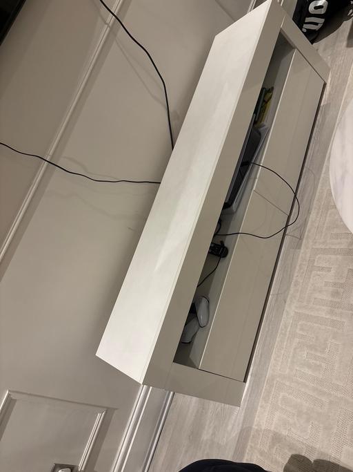  — Tv cabinet