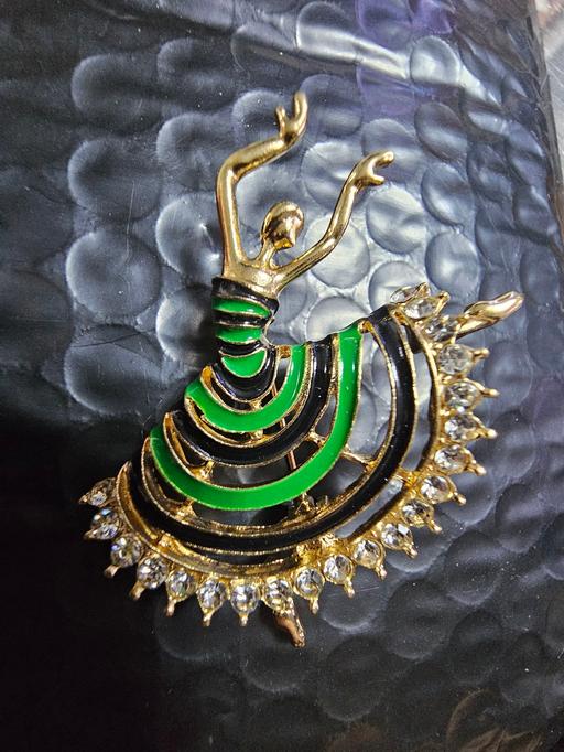  — brooch ballerina