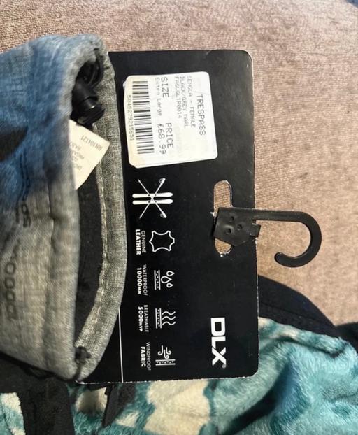  — DLX gloves