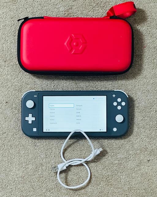  — Nintendo Switch Lite - Grey - With Case
